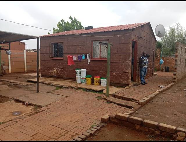 2 BEDROOM HOUSE FOR SALE IN PALM RIDGE EXT 2